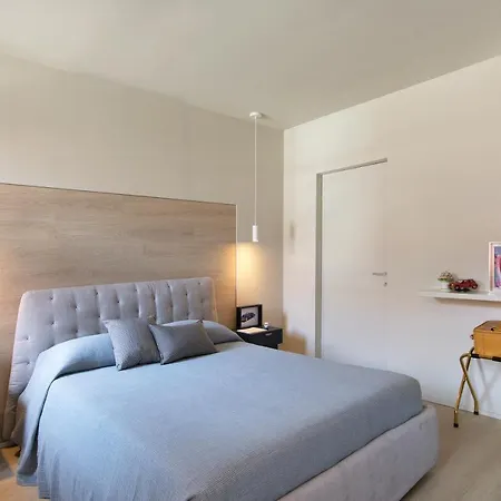 Casa Da Gio',incantevole Design, Nel Cuore Di Alba, Parcheggio Lejlighed